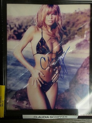 Authentic Autographed Photo of Claudia Schiffer 8x10, COA INCLUDED!!