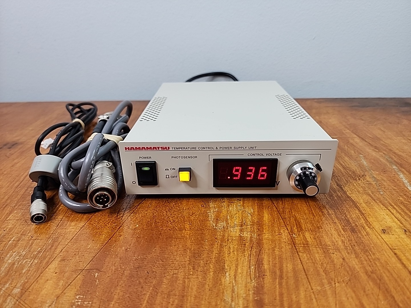 Hamamatsu C8137-02 Temperature Control & Power Supply Unit with Cables