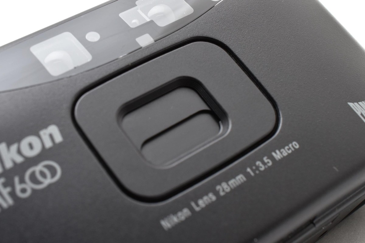 Nikon AF 600 ブラック 28mm F3.5 Macro Nikon Af 600 28Mm F3.5 Macro With Soft Case Compact Camera