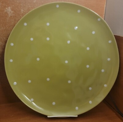 Maxwell & Williams SPRINKLE LIME GREEN 13'' Chop plate, 13 1/4'', Excellent