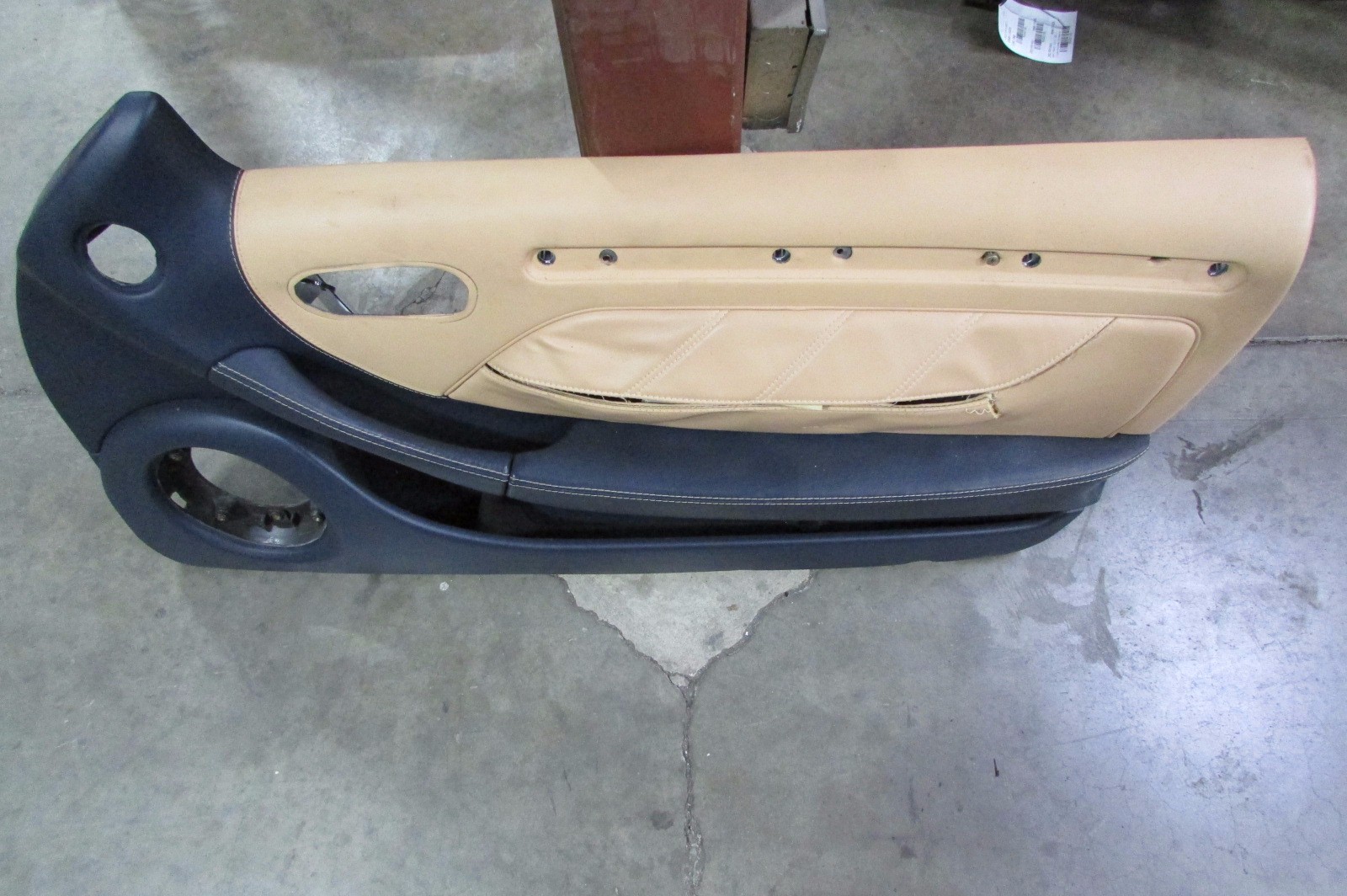 Maserati Coupe, RH, Right Front Door Inside Door Panel, Beige, P/N 67246201