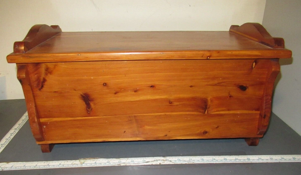 VINTAGE FARLEY LOETSCHER CEDAR CHEST CHILD SIZE SAMPLE DOLL MINI