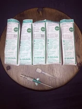 25PC Veterinary Introcan Saftey Winged FEP IV Catheter 18G x 1 1/4