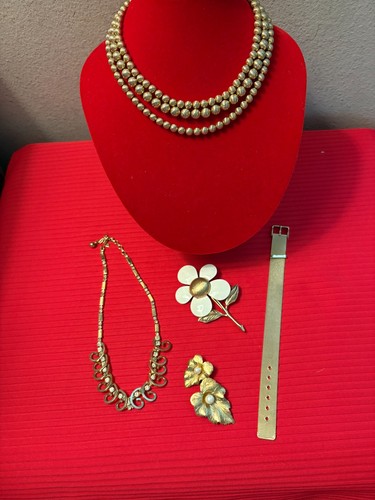 VTG SARAH COVENTRY Collection - 2 Necklaces; 2 Broaches; 1 Bracelet