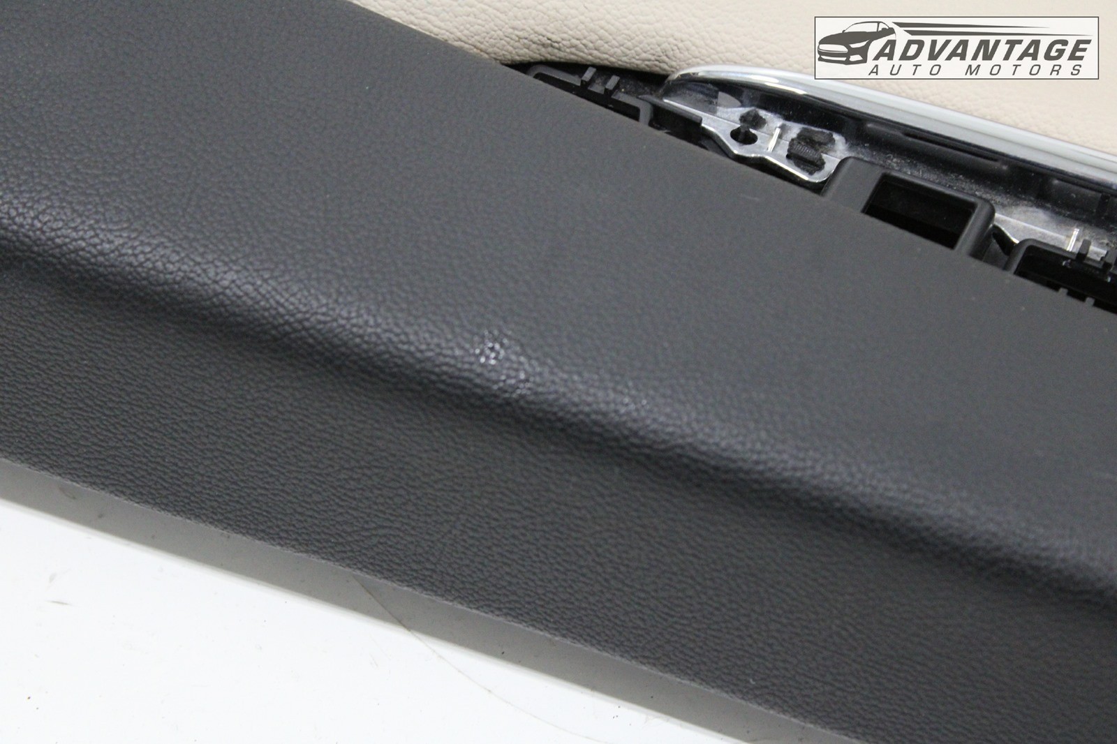 2014-2020 MASERATI QUATTROPORTE FRONT RIGHT PASSENGER DOOR TRIM COVER PANEL OEM