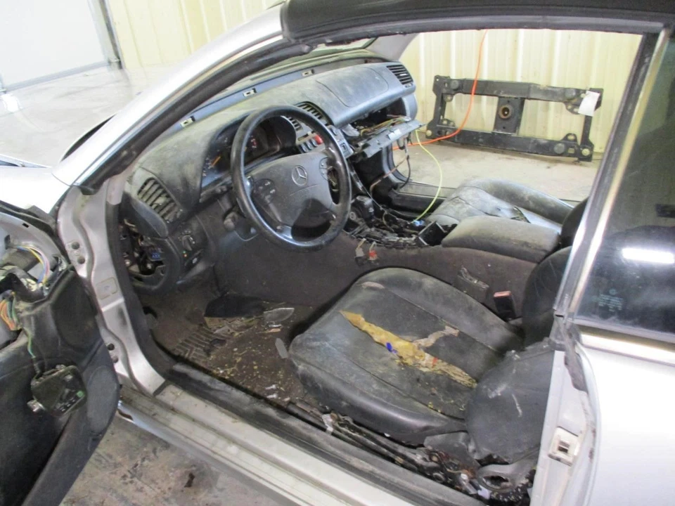 Mercedes-Benz CLK320 2001 ECM 2088203026 0589 - Image 2 of 4