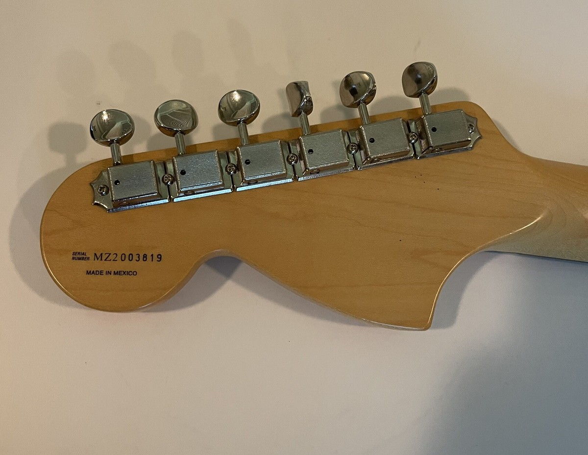 ORIGINAL Tom Delonge BLACK 2002 Fender Stratocaster Elec ORIGINAL Tom Delonge BLACK 2002 Fender Stratocaster Elec