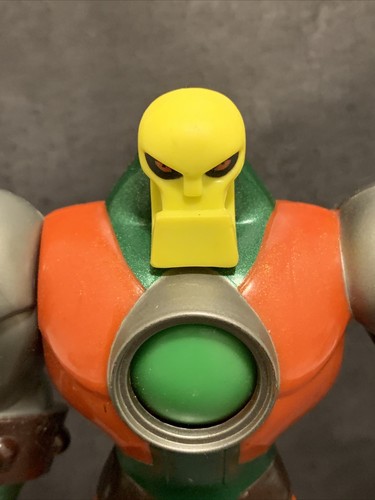 Figura de acción Metallo Batman Brave and the Bold de 6 pulgadas DC Comics - Imagen 2 de 15