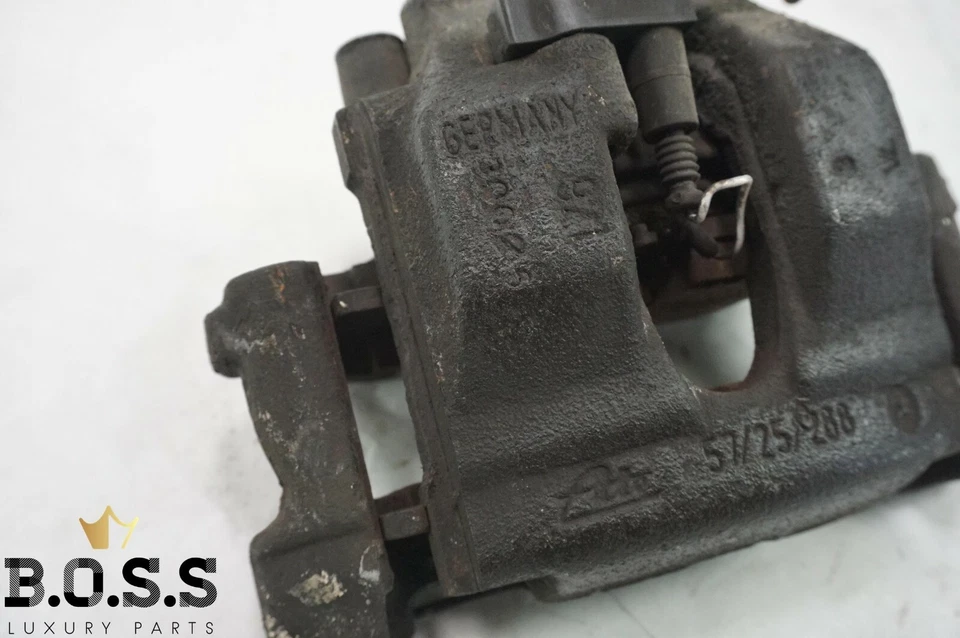 96 97 MERCEDES BENZ E300D LADO DEL CONDUCTOR IZQUIERDO RUEDA DELANTERA PINZA FRENO OEM Foto 3 de 4