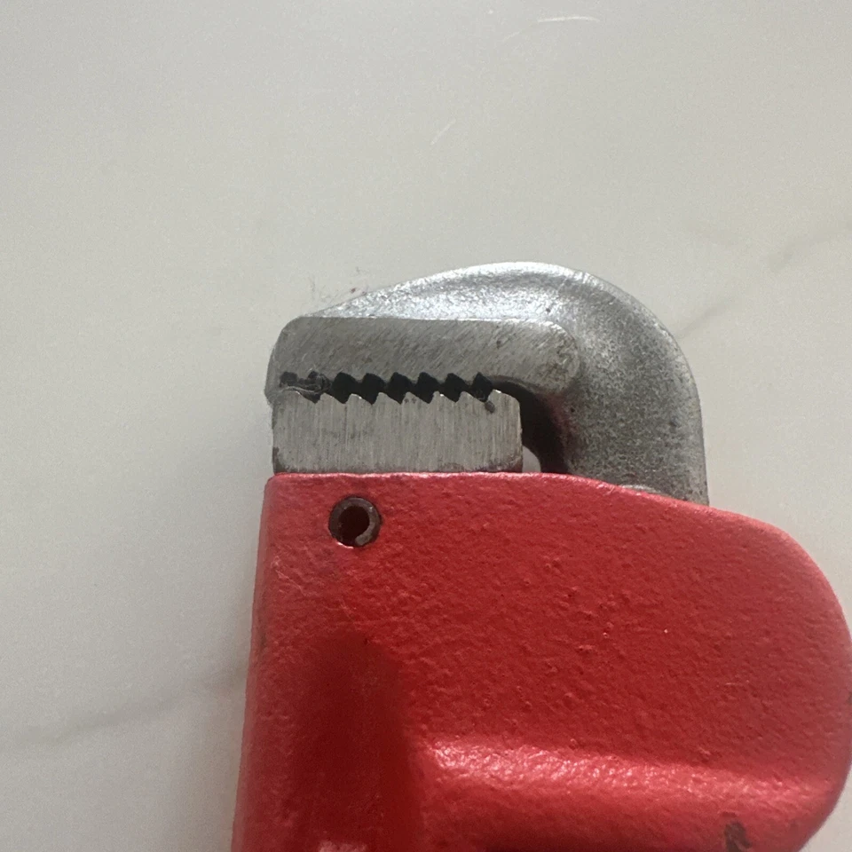 New Grizzly Industrial 8-Inch Pipe Wrench Tool - Heavy Duty - Image 2 of 4