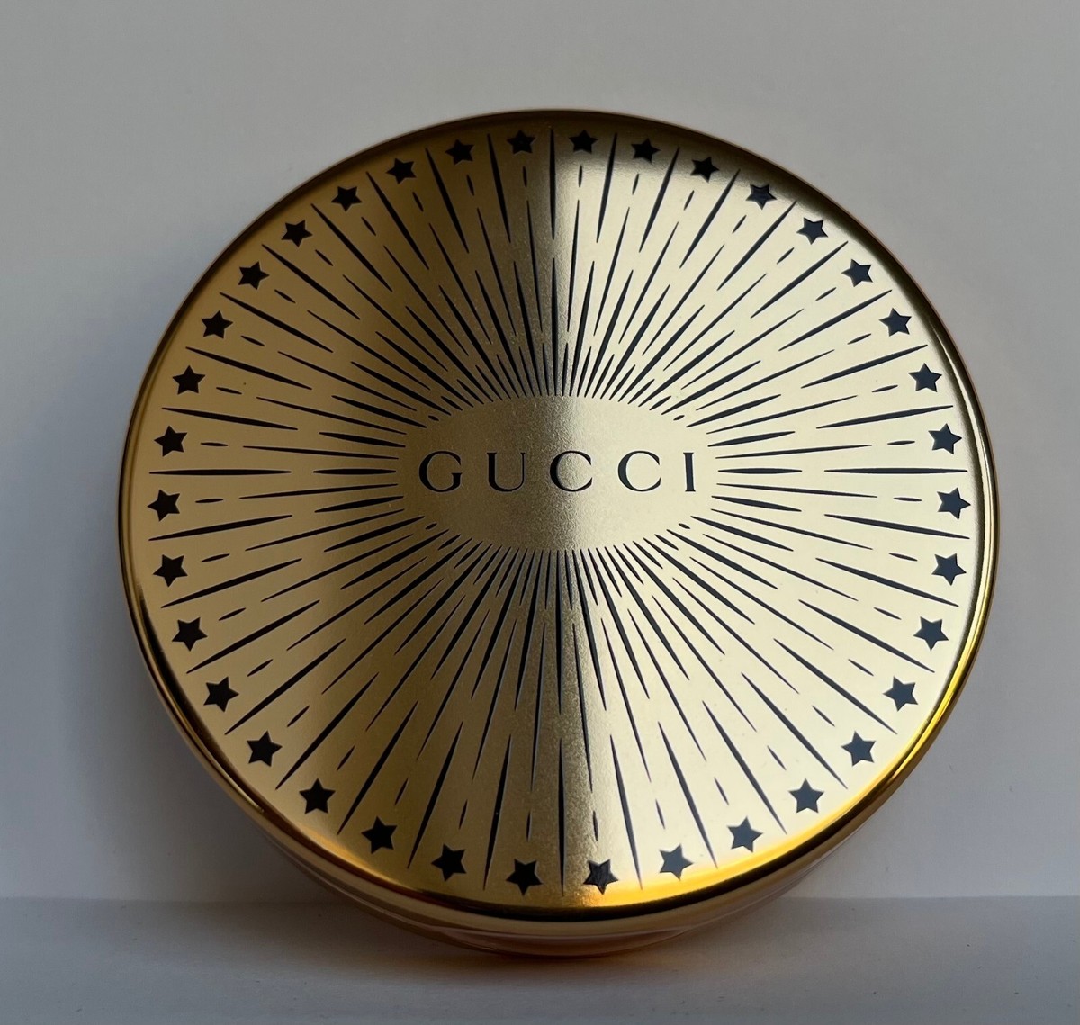 GUCCI GLOW HIGHLIGHTER 10g ラベンダー Glow Multi-Use
