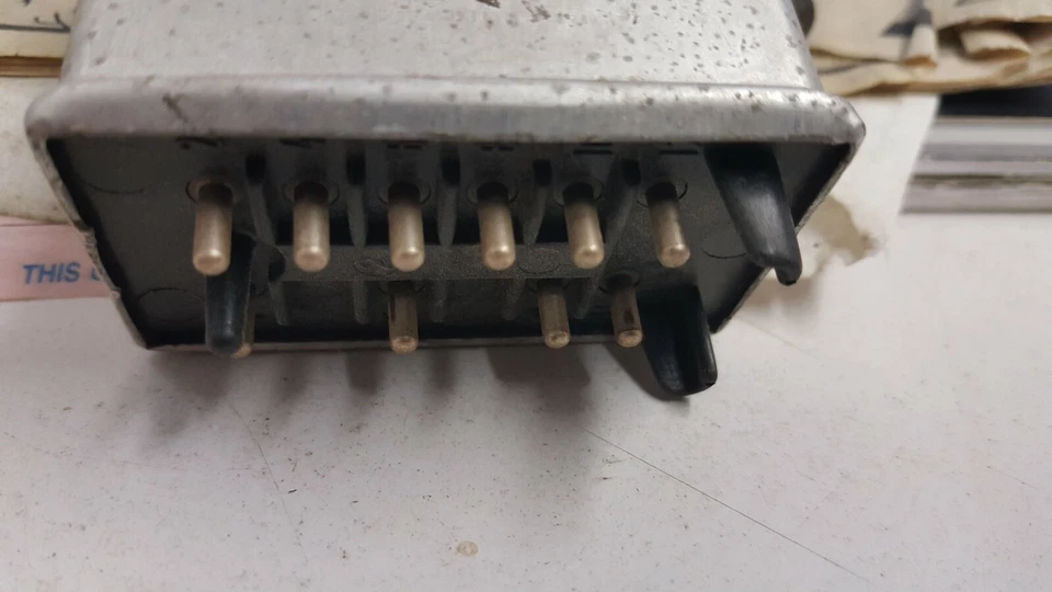 Система предупреждения ремня безопасности Mercedes-Benz W126 300SD #001 545 82 32 - Изображение 2 из 4