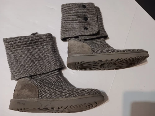 Stivali invernali UGG Classic Cardy grigio lana maglia donna 8 bottoni originali 1016555