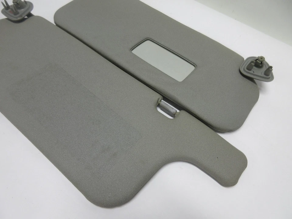 Parasoles Toyota Rav4 1996-2000 OEM gris lado del conductor del pasajero pantalla de vinilo Foto 2 de 4