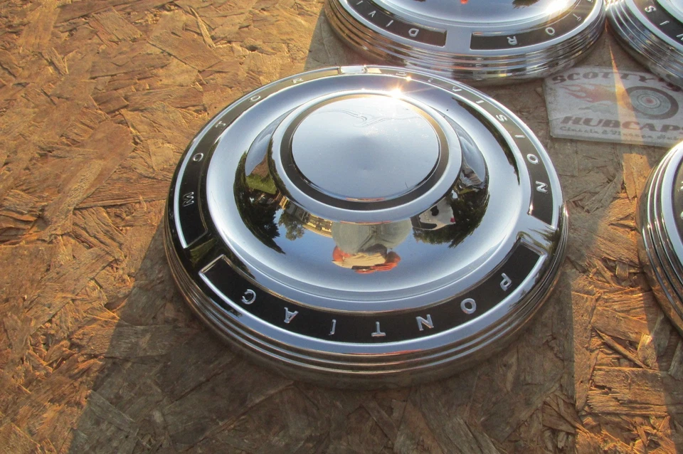 1962, 1963 Pontiac Tempest Pobreza Perro Plato Tapacubos Juego de 4, 9 1/4" Foto 4 de 4