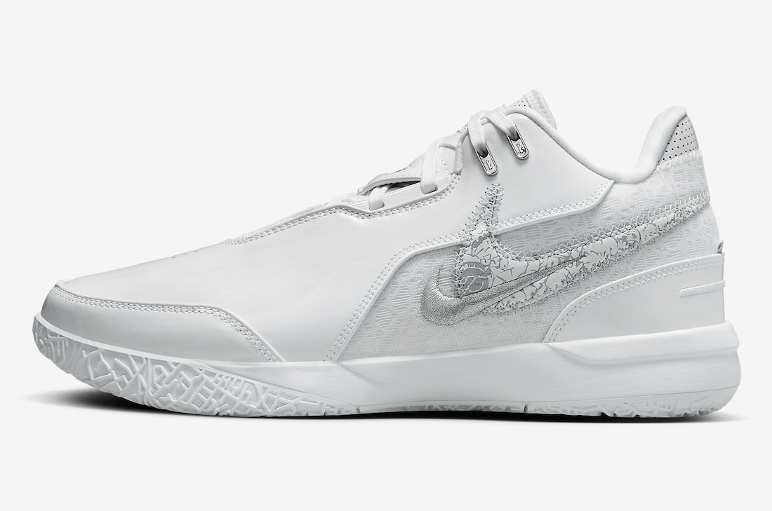 Nike Zoom Lebron NXXT Gen Ampd Mens Size 13 White Metallic Silver