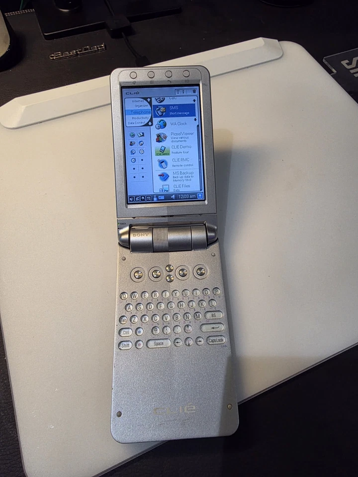 Sony Clie PEG-NX73V/E PDA with 128MB Card & Brand New Battery with charging dock - Image 2 of 4