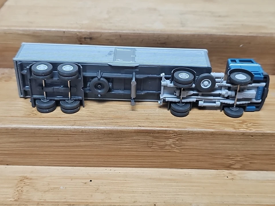 1969 WIKING Nr. 52g MERCEDES TRACTOR TRAILER 1:87 SCALE - Image 3 of 4