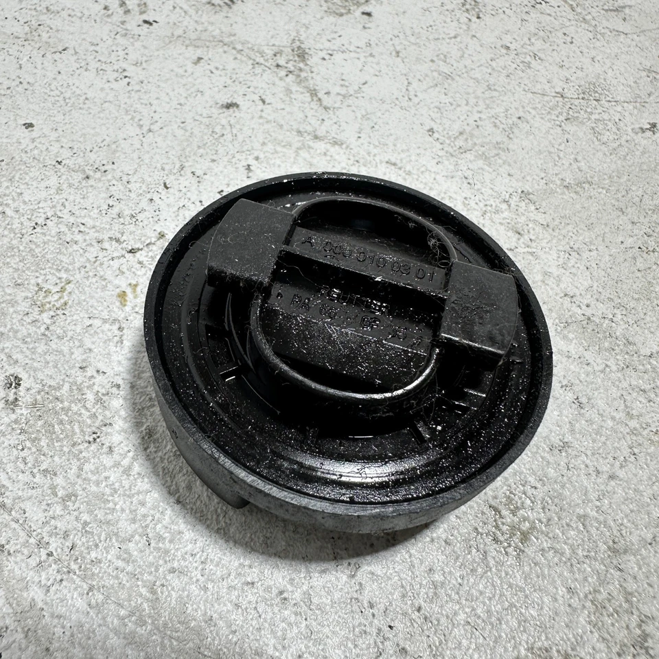 Tapa de llenado de aceite Mercedes OEM 2012-2018 CLS550 Foto 3 de 3