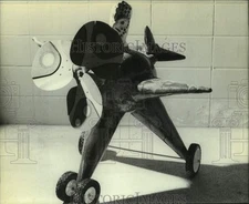 1985 Press Photo Ceramic Sculpture at The Academy Galley by Tom La Dousa