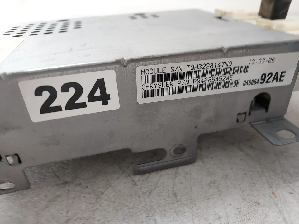 Módulo de control de carrocería Plymouth Grand Voyager 1999 3,3 L V6 BCM BCU P04686492AE OEM Foto 2 de 4