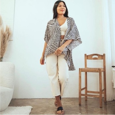 NWT Sseko Multiway Shawl in Ivory Kawa. Lagenlook. Kimono. Shawl. Batik. Ethical