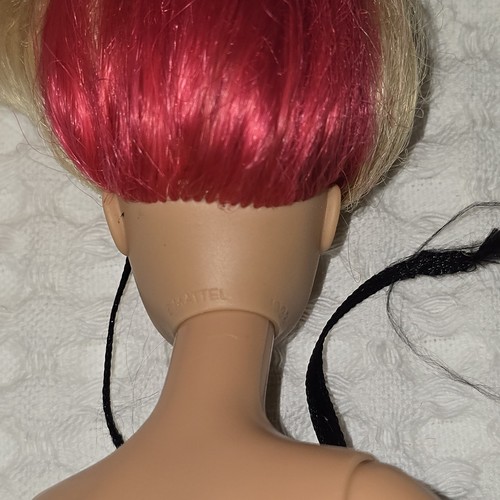 Barbie Doll Blue Eyes Pink Lips Mattel 1998 Blonde Pink Hair - Picture 5 of 8