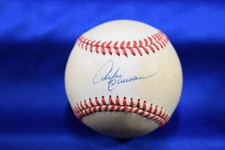 Andre Dawson Cards, Rookie Card and Autographed Memorabilia Guide 32