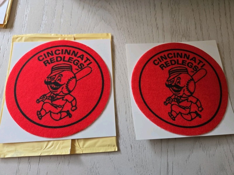 2007 Topps Heritage 1958 TEAM EMBLEMS (2) Cincinnati Redlegs 5" Fleece Patch