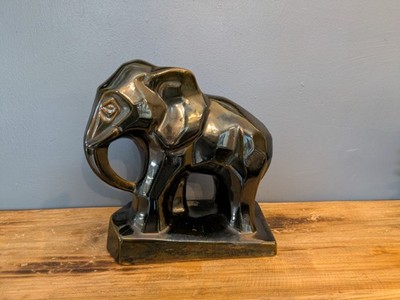 Art Deco Terrakotta Elefant kubistischer Stil evtl. französische Glanzglasur 7,5 Zoll