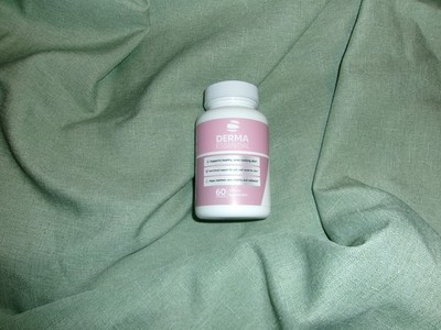 Derma Essential Skin Health Dietary Supplement 60 Capsules Vitamins C B3 E USA
