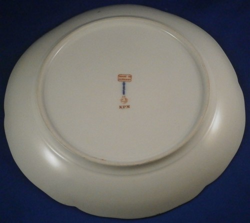 Nice KPM Berlin Porcelain Neuzierat Floral & Raised Gold Plate Porzellan Teller - Picture 4 of 6