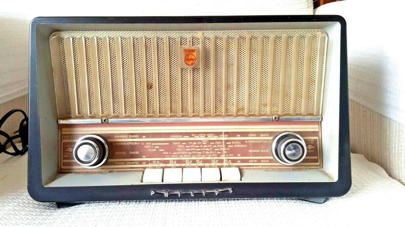 Philips Radio Modelo B3X85 Tube Radio 1958/19