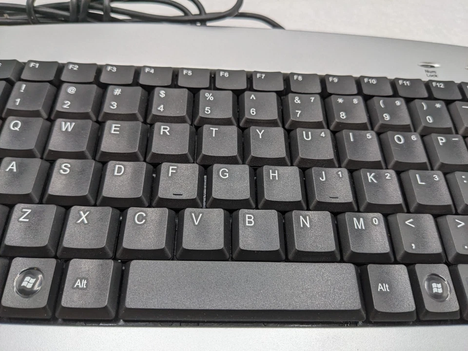 ADESSO AKB-901 Mini Keyboard PS/2 USB (Q2) - Free Shipping - Image 4 of 4