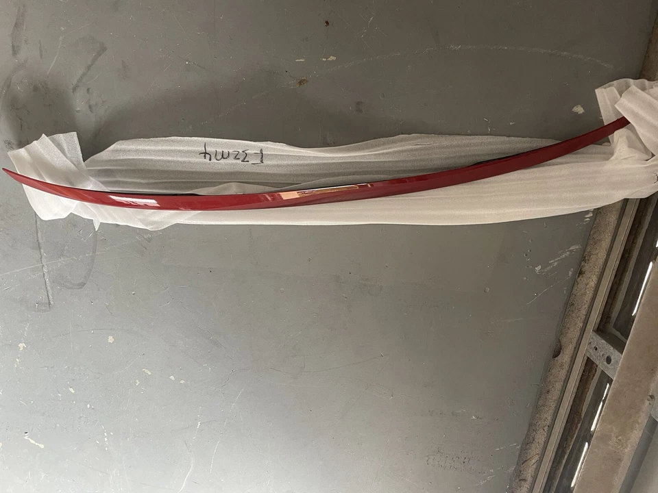 Alerón labial trasero rojo OEM BMW F32 serie 4 Foto 3 de 3