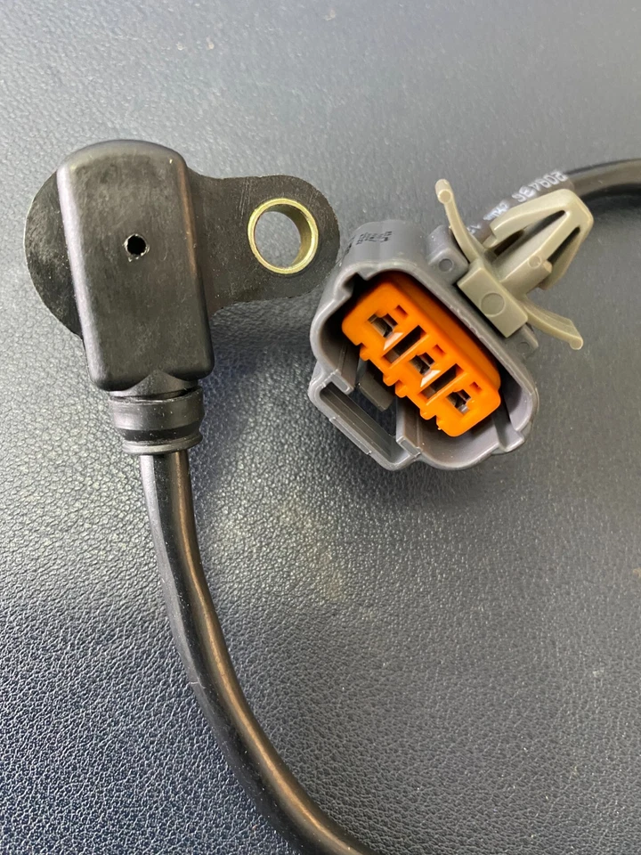 SMP PC120 NEW Crankshaft Position Sensor - Image 4 of 4