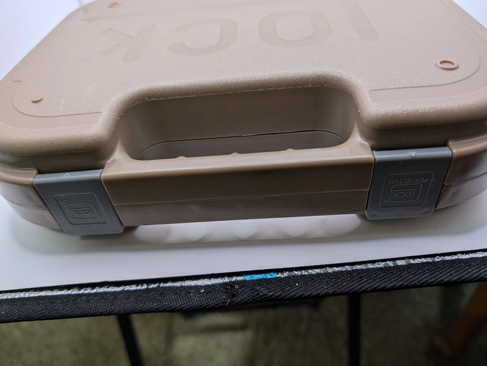 FUNDA GLOCK PERFECTION BRONCEADA/FDE FÁBRICA GLOCK BOX17 22 19 26 34 42 43 43X 44 45 48 Foto 3 de 4