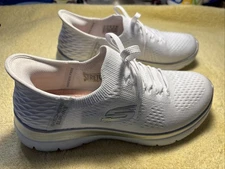 Skechers Slip Ins Shoes Womens 6 White Relaxed Fit SN 150127 FR/SHP