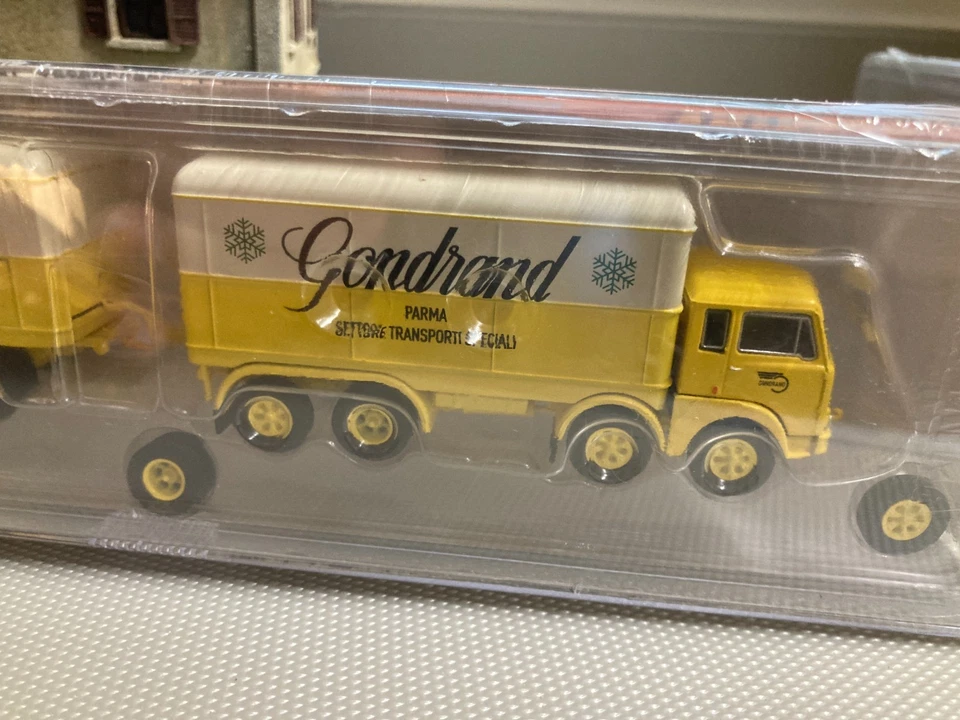 Brekina 58424 - FIAT 690 Millepiedi "Gondrand I"