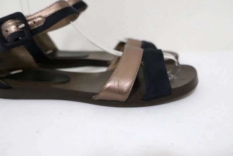 Sandalias Marni con correa al tobillo de cuero bronce y gamuza azul marino talla 36,5 punta abierta planas Foto 3 de 4
