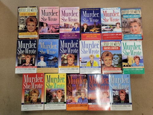 Huge Lot of 49 Murder She Wrote by Jessica Fletcher & Donald Bain 44 PB, 5 HC - Imagen 4 de 10
