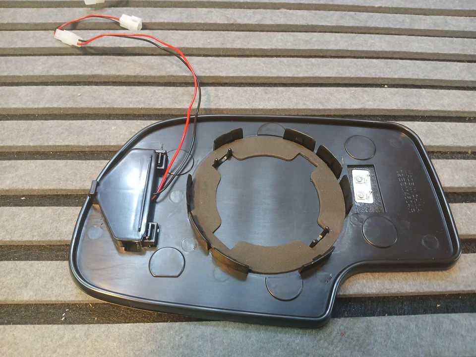 Par de espejos retrovisores laterales de vidrio térmico con señal de giro a la izquierda y derecha para Chevy GMC Cadillac Foto 2 de 4