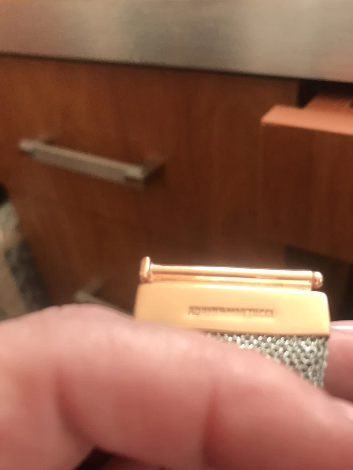 Brazalete de malla negra y plateada Adami and Martucci con cierre de oro rosa Foto 3 de 4