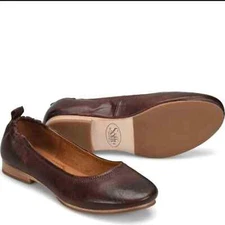 NWOT Sofft Kenni Genuine Full Grain Leather Ballet Flats in Chestnut Sz. 39 / 8