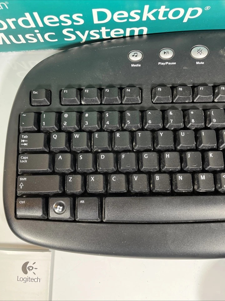 Logitech Wireless Internet Pro Tactile Cordless Keyboard Mouse Model Y-RAJ56A - Image 4 of 4