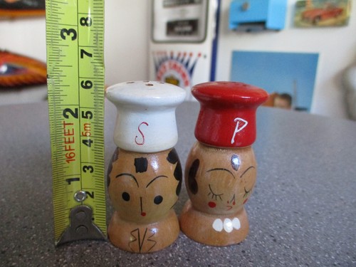VINTAGE UCAGCO wooden CHEF salt and pepper shakersWW SHIPPING - Picture 2 of 4