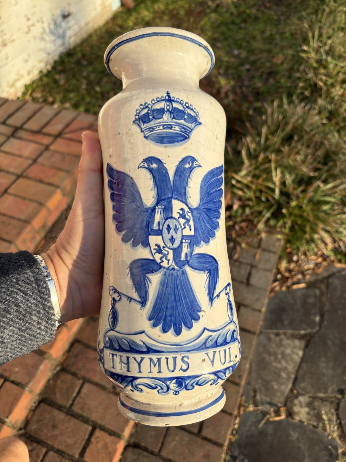 ANTIQUE SPANISH FAIENCE APOTHECARY MEDICINE JAR ALBARELLO, 19th century THYME