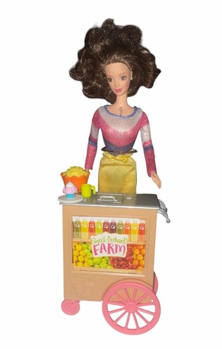 BARBIE With Sweet Orchard Farm Farmer Market Shopping Stand Cart Mattel