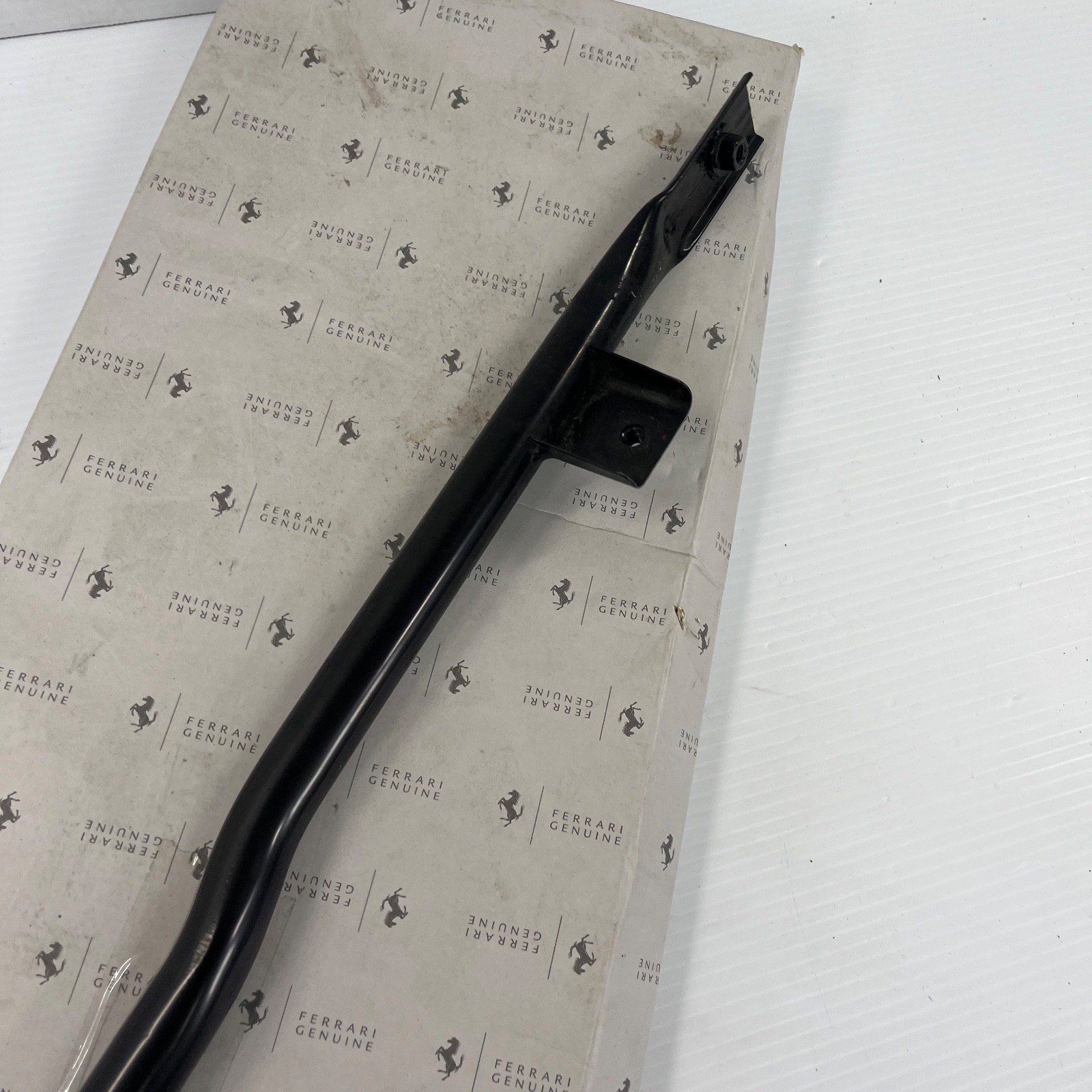 USED Ferrari 458 LH REINFORCEMENT FOR FRONT BUMPER HEADLIGHT AREA 086031800