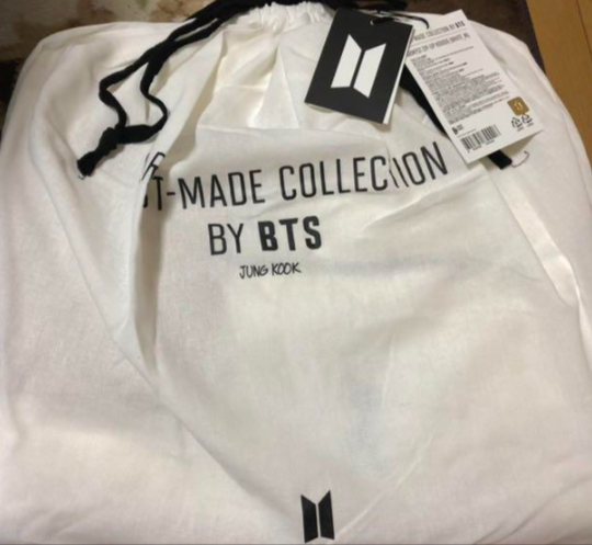 防弾少年団(BTS) -  新品　BTS  フーディ　ホワイト　ジョングク　Mサイズ BTS ジョングク ARMYST ZIP-UP HOODY パーカー グク 白 - メルカリ